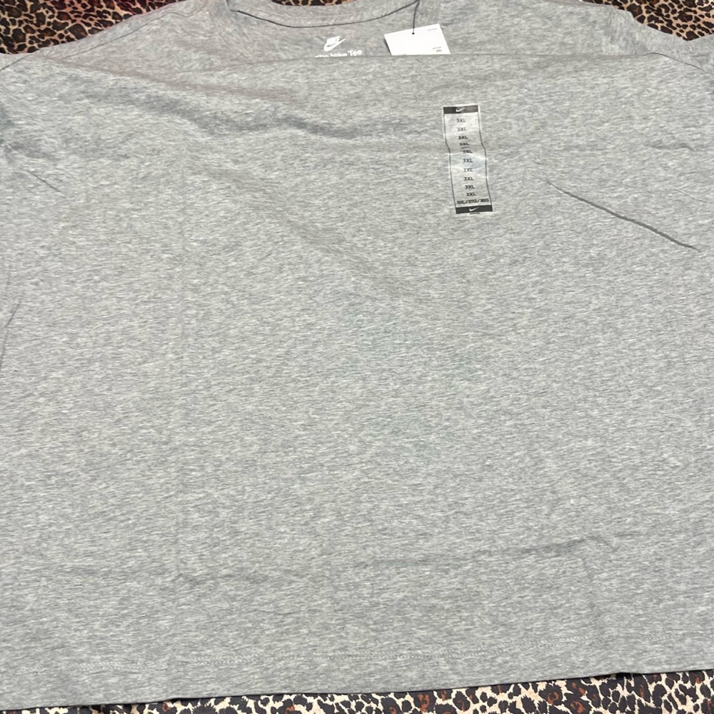 Nike Men's Heather Gray Short Sleeve Tee - Picture 8 of 12